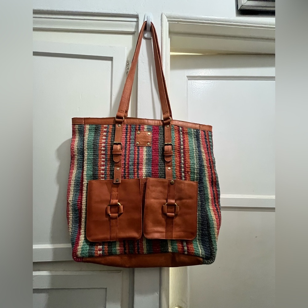 Anabaglish from anthro  jute kilim rug style tote bag like new